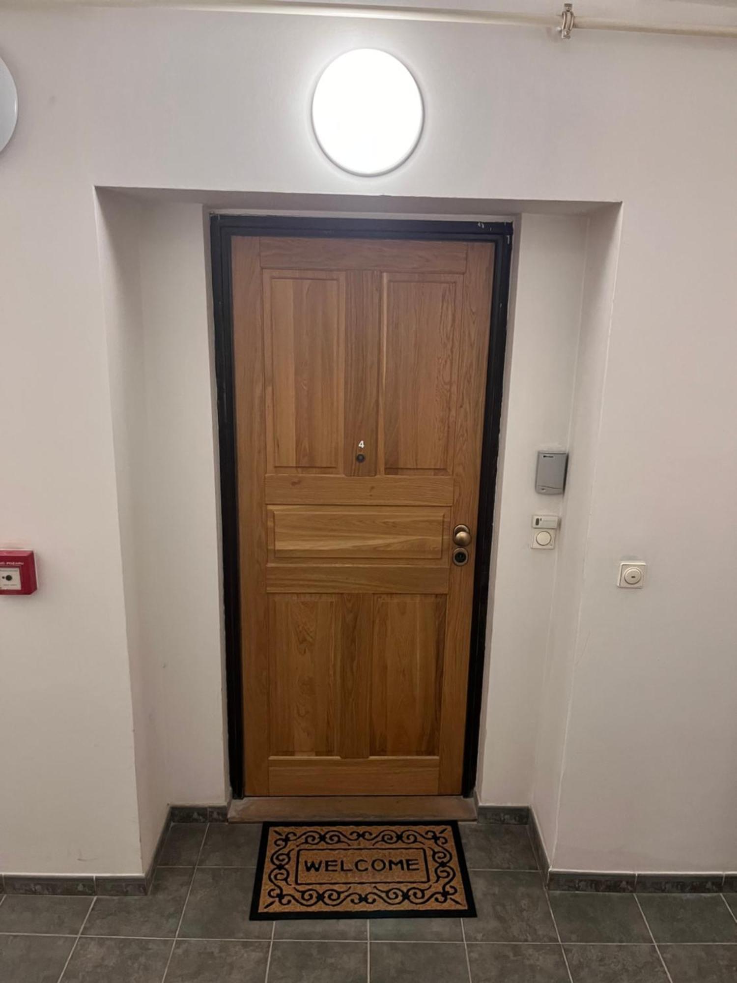 New City Centre Garden Apartment - Central Location 布拉格 外观 照片