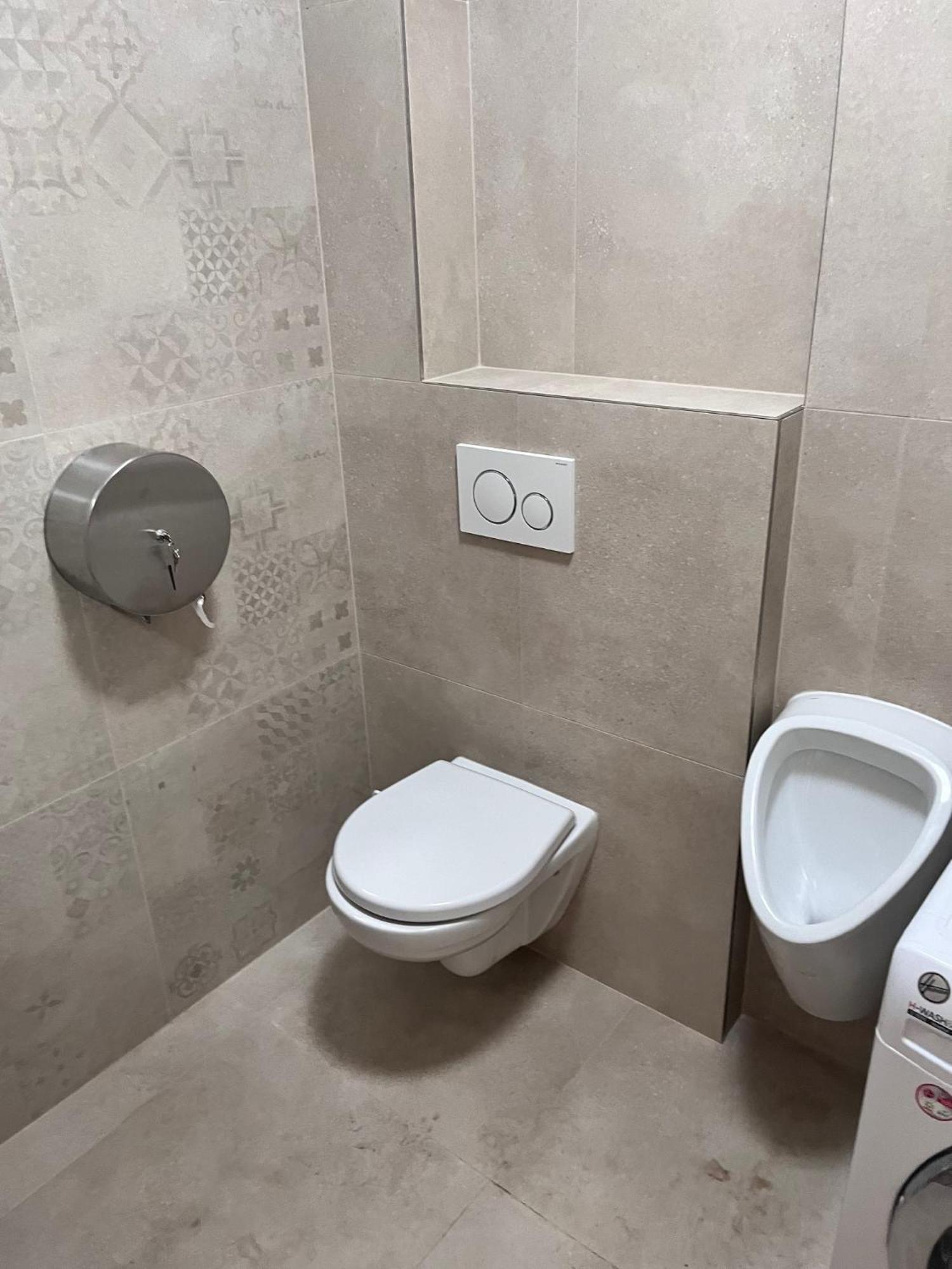 New City Centre Garden Apartment - Central Location 布拉格 外观 照片