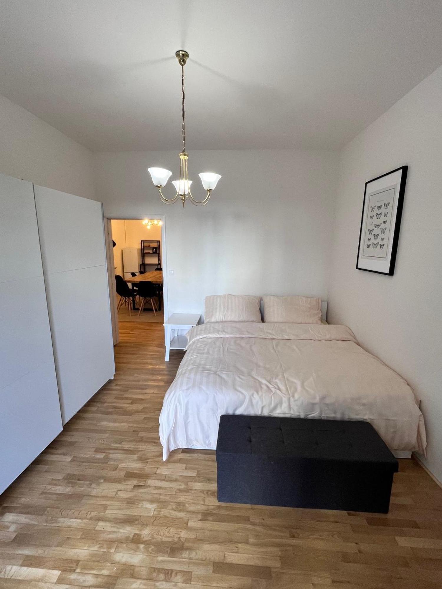 New City Centre Garden Apartment - Central Location 布拉格 外观 照片