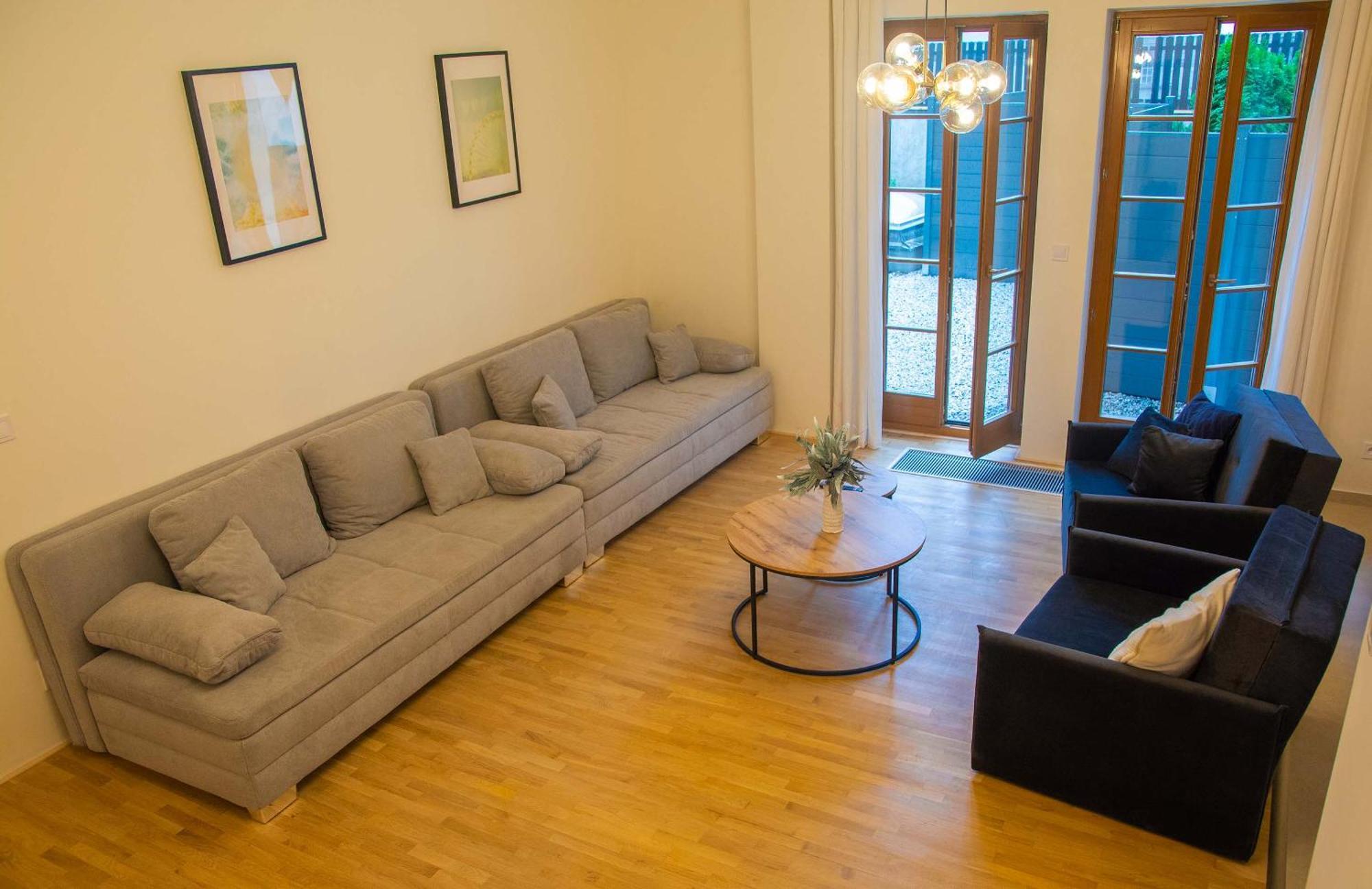 New City Centre Garden Apartment - Central Location 布拉格 外观 照片