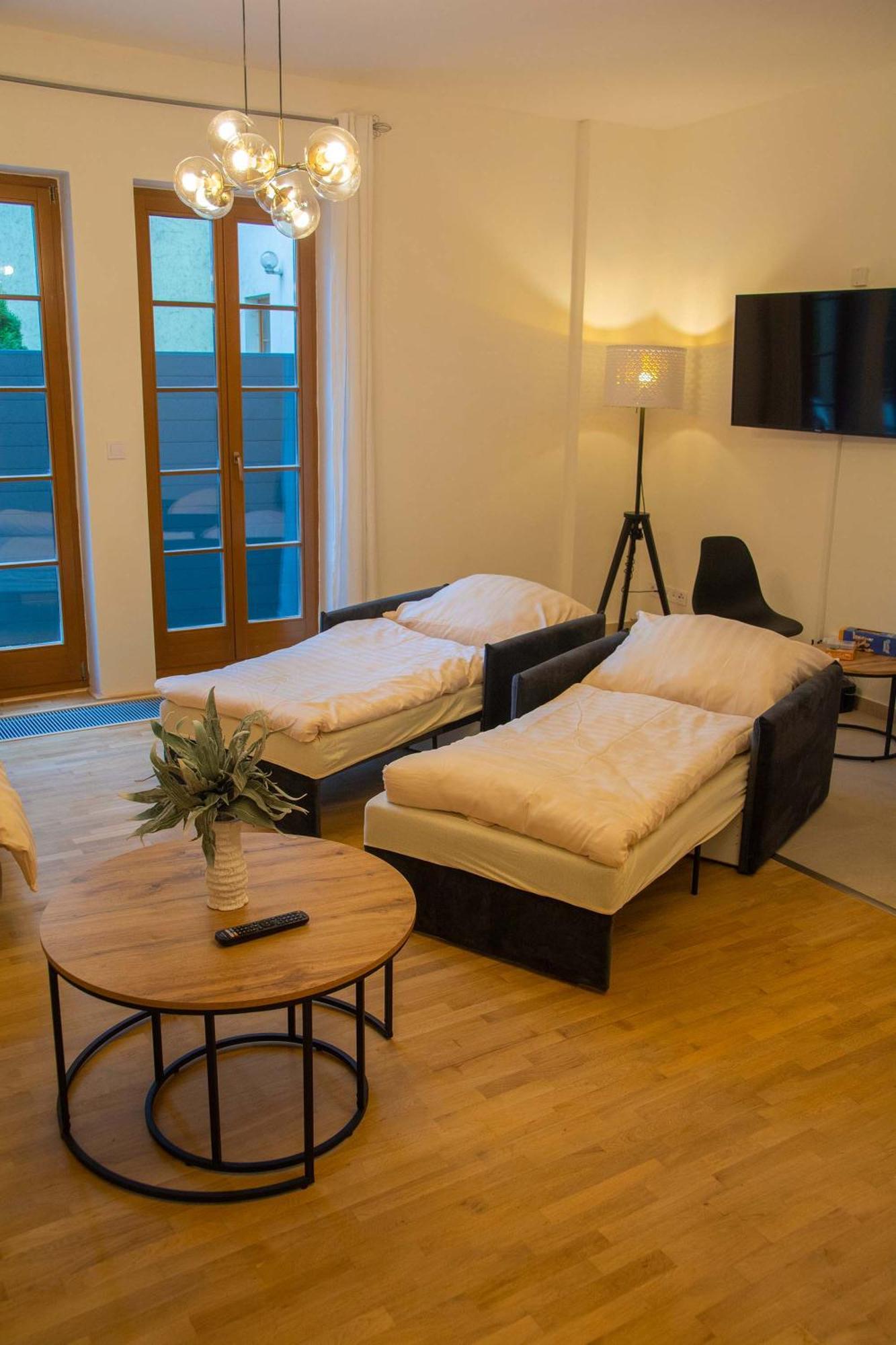New City Centre Garden Apartment - Central Location 布拉格 外观 照片