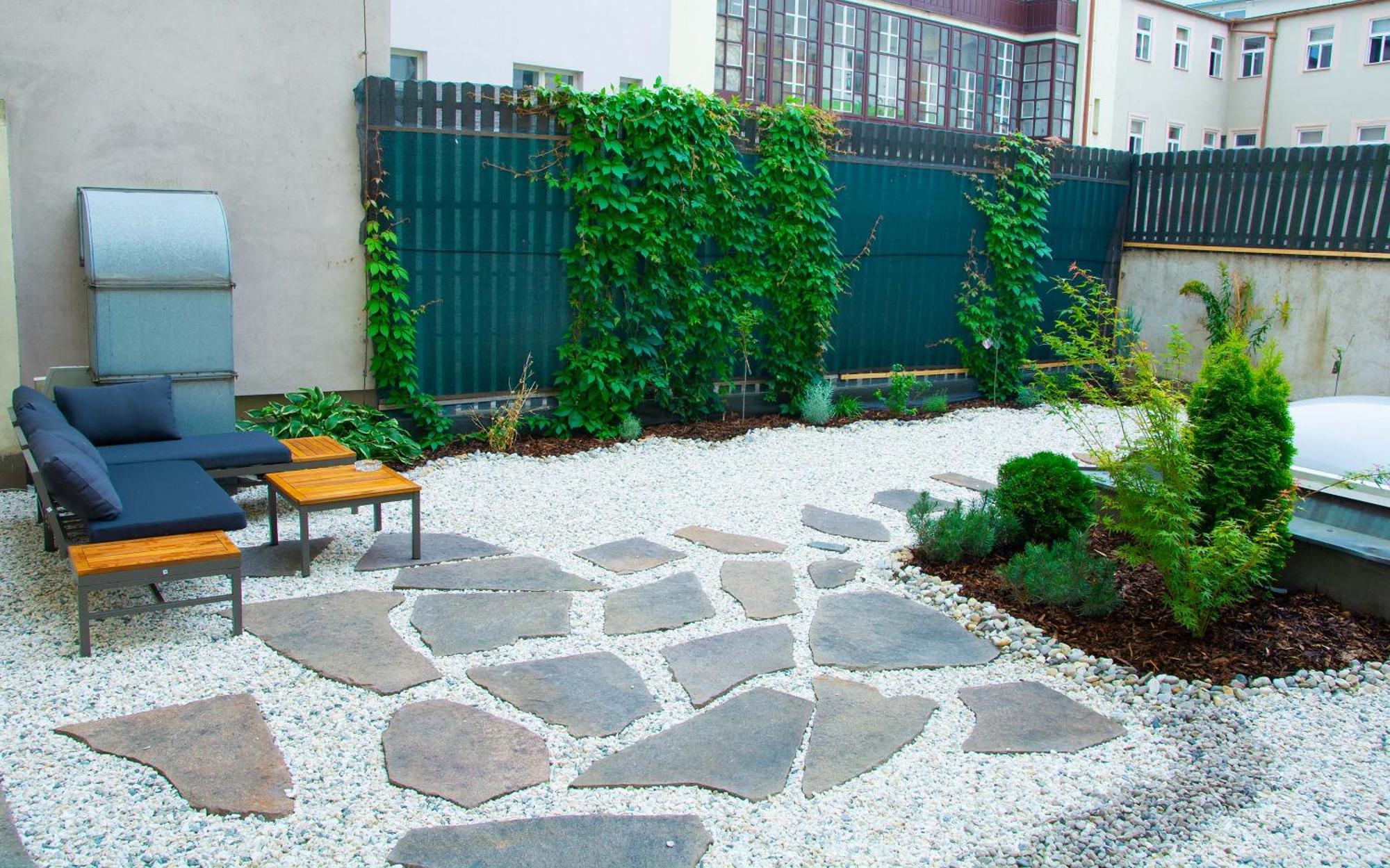 New City Centre Garden Apartment - Central Location 布拉格 外观 照片